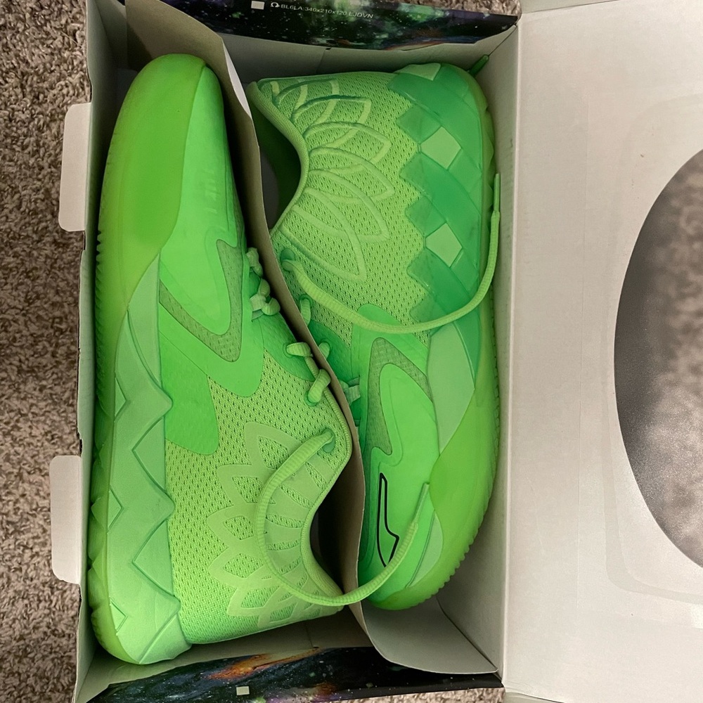 Puma Neon Green Athletic Shoes